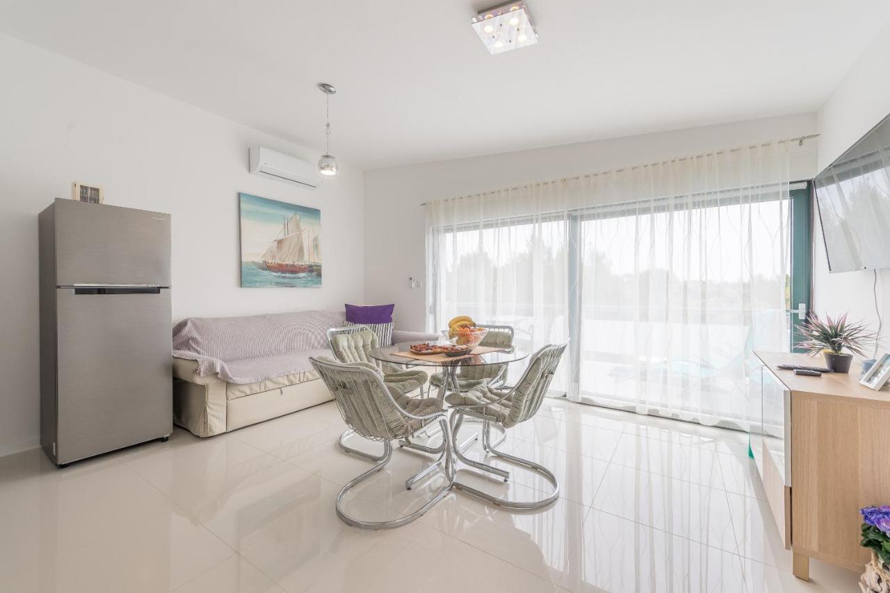 Windrose Apartments Vir Exterior foto